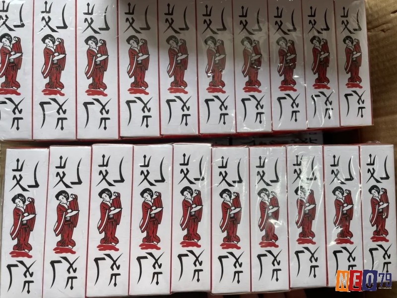Bộ bài tổ tôm với những quân bài đa dạng và các loại cây Yêu đặc biệt, tạo nên sự hấp dẫn và thú vị trong trò chơi